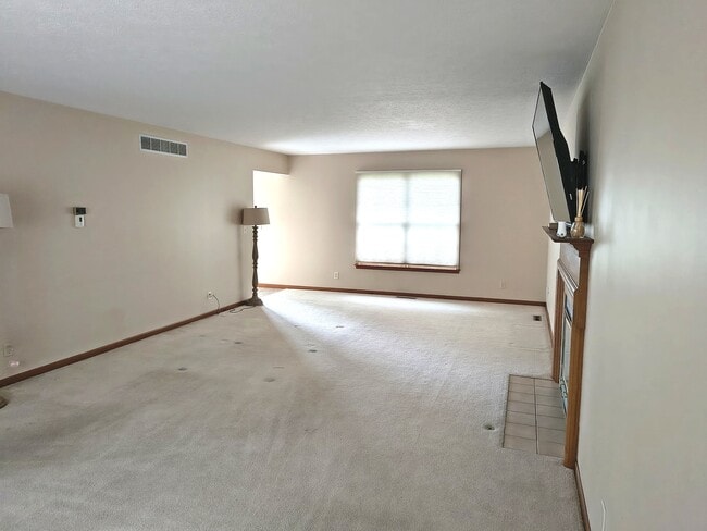 Photo - 52212 Evard Dr