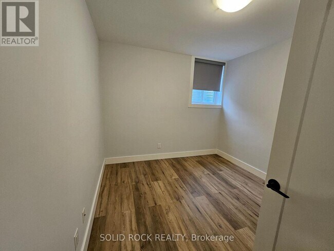 Photo - 846 Alpine Ave