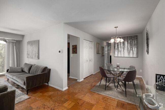 1BR, 1.5BA - 1,083SF - Milbrook Park Apartments