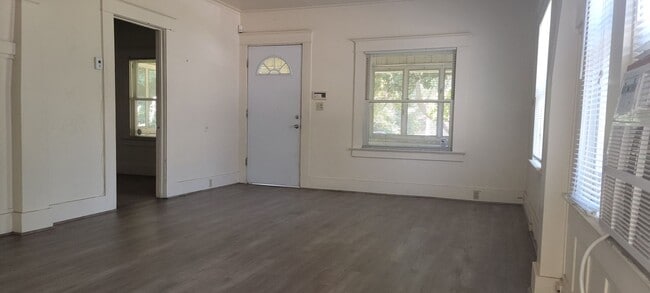 Photo - Redwood Glen Apartments