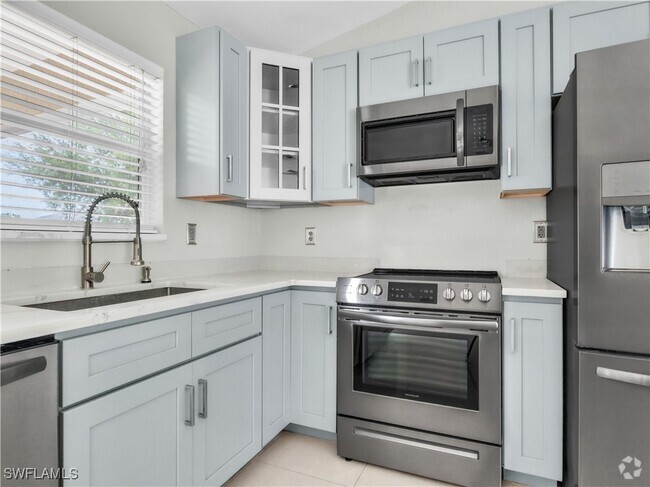 Building Photo - 1526 NW 21st Pl Rental