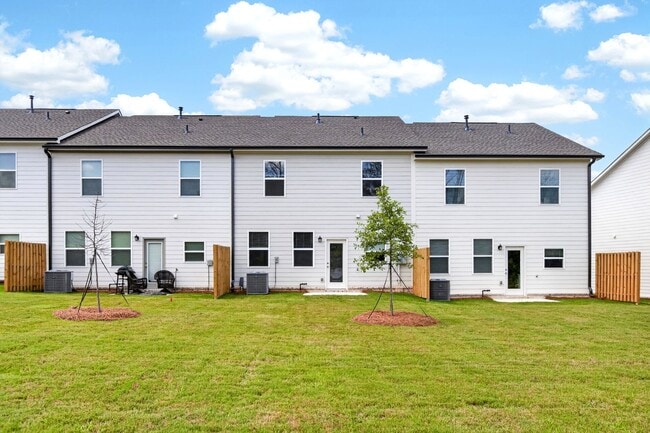 Photo - 5044 Highwood Dr