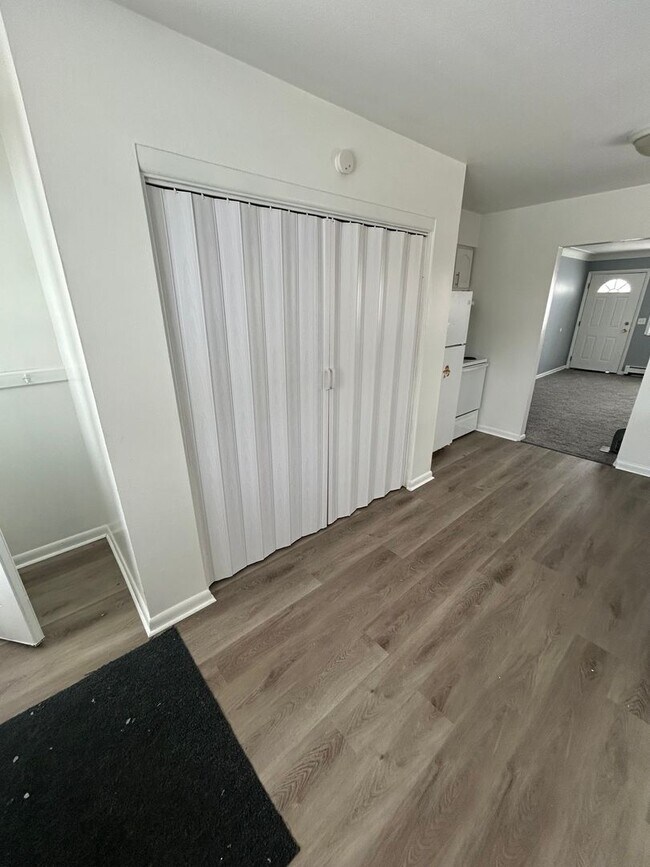 Photo - 2543 Pickle Rd Unit A