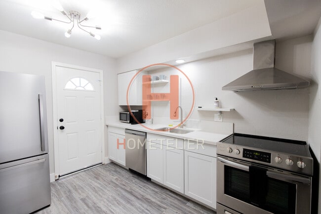 Building Photo - 2812 N 17th Pl Unit 4 Rental