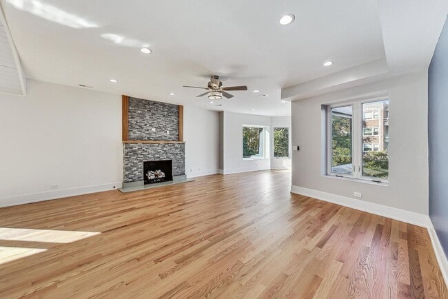 Photo - 1245 W Jarvis Ave Unit 2