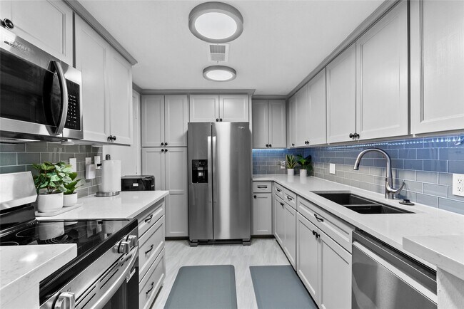604 S Ripple Creek Dr Unit 604