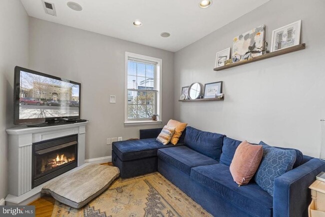 Photo - 410 15th St NE Unit 13