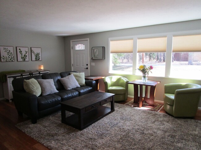 Photo - Charming  Furnished 3 bedroom Home in Whit...