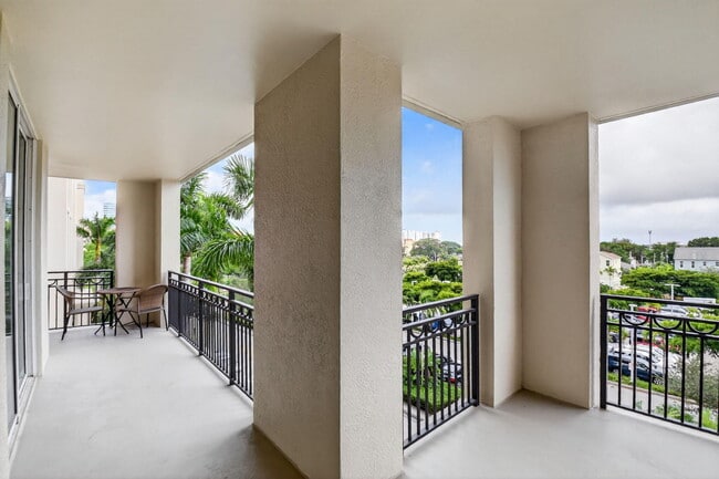 Photo - 550 Okeechobee Blvd Unit 423