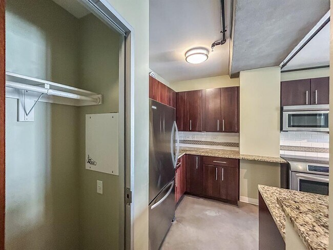 Photo - 800 Brazos St Unit 1006