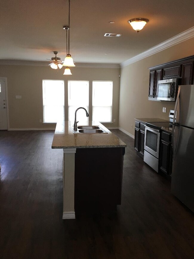 Photo - 104 E Maple Ridge Ct