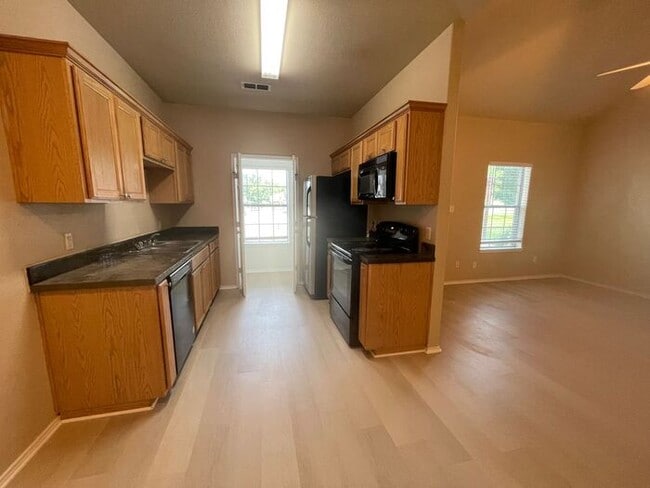 Photo - (((3/2)))Duplex Home @ Perfect Weatherford...