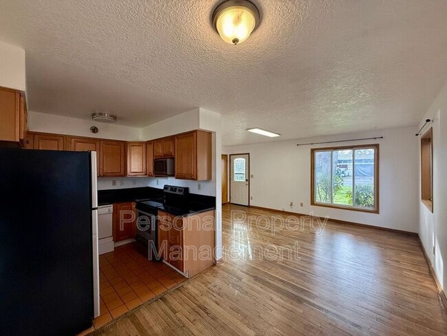 Photo - 7614 Indiana St