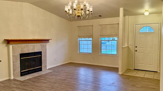 Photo - 945 Don Medico Dr