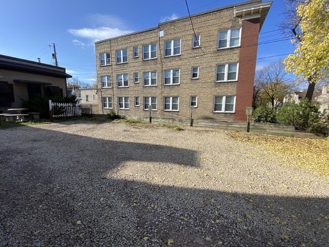 Photo - Rear entry private Second floor 1 Bed 1 Bath Historic Preserved Douglas Apartments in Desirable L... Unidad 8