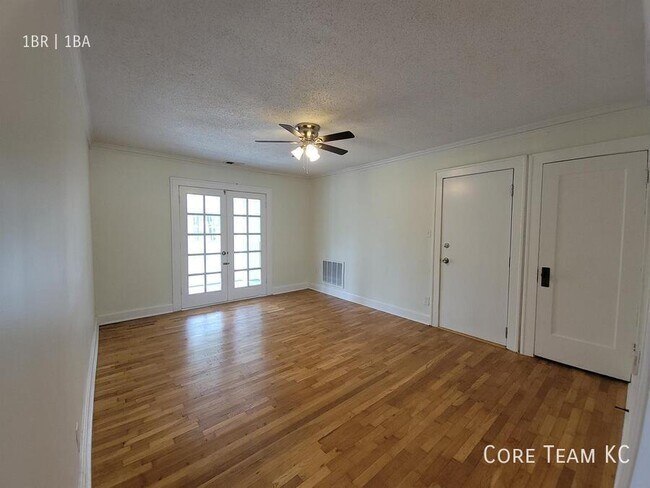 Photo - 4327 Mercier St Unit 4329-2S