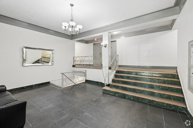 Photo - The MacArthur Apartments
