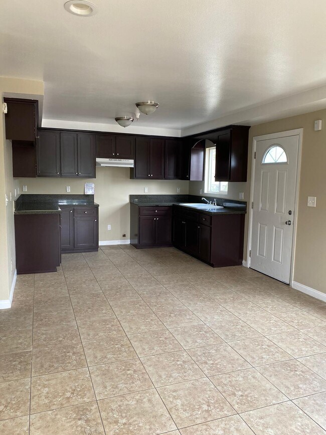 Photo - 2307 E 117th St