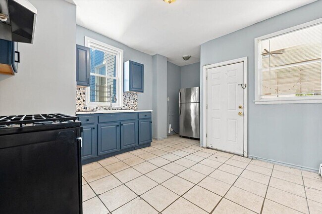 293 Ogden St Unit 1