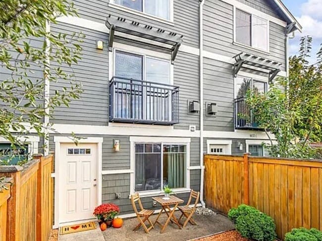 Building Photo - 9237 17th Ave SW