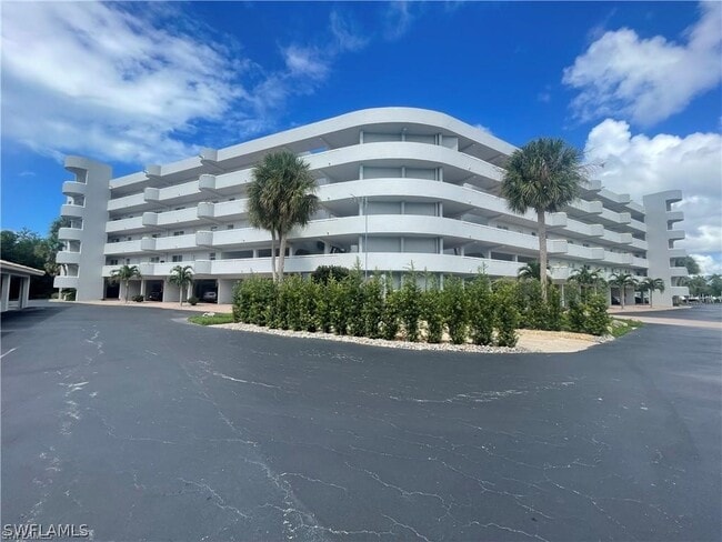 Building Photo - 12945 Vanderbilt Dr Unit 402