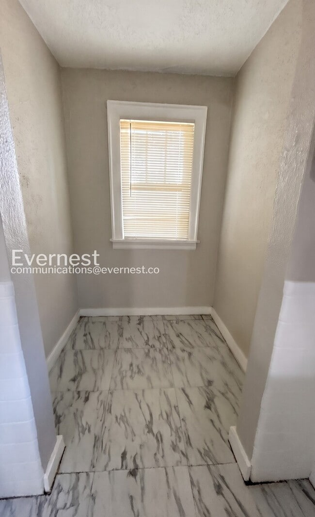 Photo - 3720 Darby St