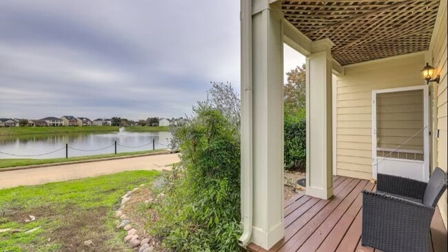 Photo - 20819 Settlers Lake Cir N