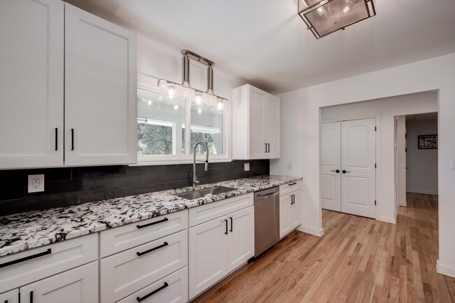 Photo - 2899 Wagener Rd