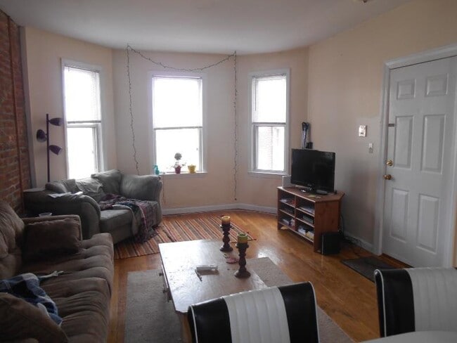 Photo - 14 Lorraine Ter Unit 2