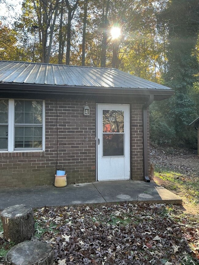 Photo - 2 bedroom 1 bath duplex is located off Whitehead Rd!