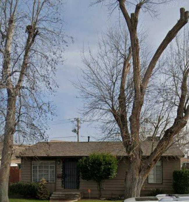 Photo - 104 Jones St House
