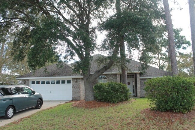 Photo - 63 Norwich Cir