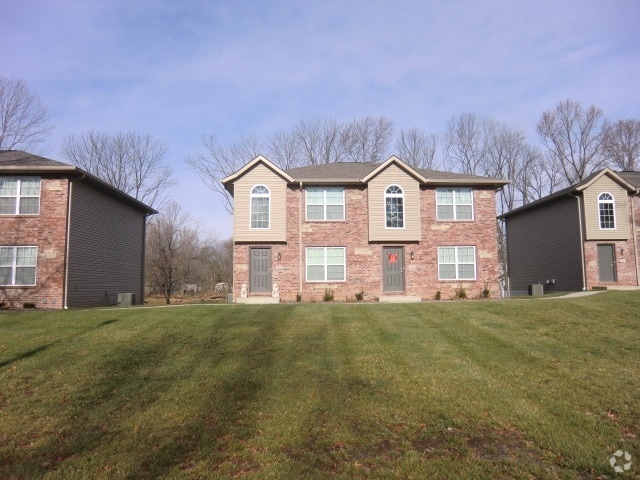 Building Photo - 1445 Village Circle Dr Rental