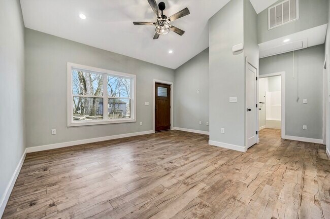 Photo - 629 Prescott Ave