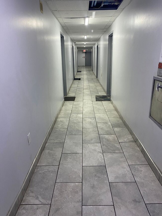 Photo - Five Points / USC Campus