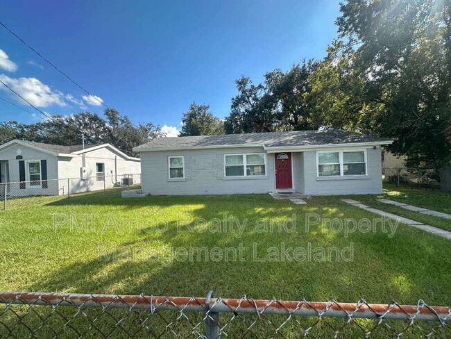 Photo - 403 Normandy St