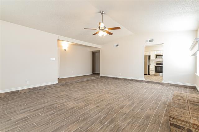 Photo - 2718 Holy Cross Ln