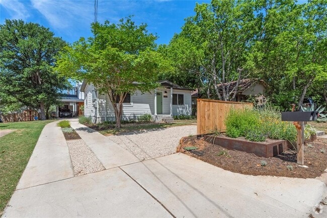 Building Photo - 1300 Perez St Rental