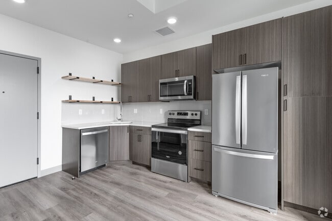 Studio, 448 SF