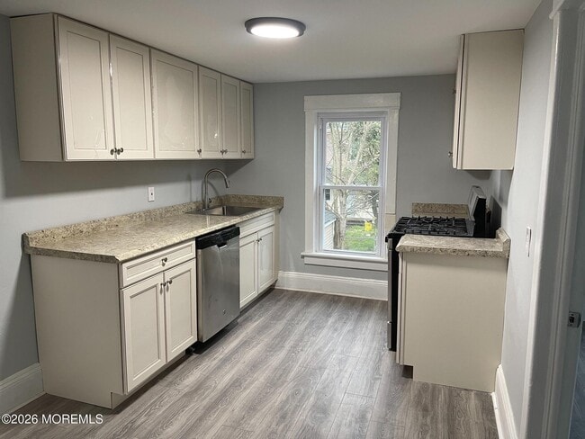 Photo - 436-438-438 Schiller Ave