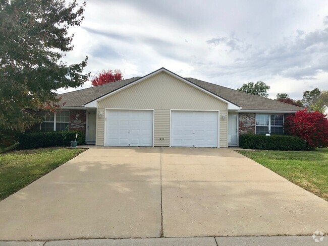 Building Photo - 2 Bed Single Level Duplex in Blue Springs Rental