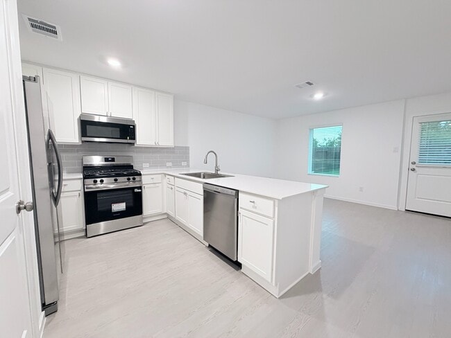Photo - 945 Pertuso Ln