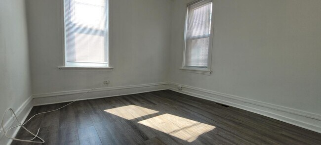 Photo - 146 N Peach St Unit 1