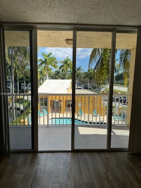 Photo - 1450 SE 3rd Ave Unidad 302