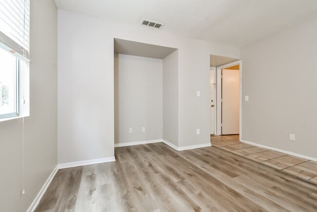 Photo - 6048 Belladonna Cir