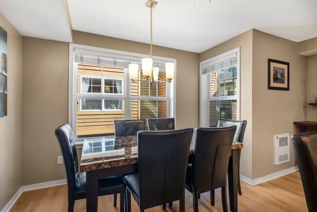 Photo - 931 N 35th St