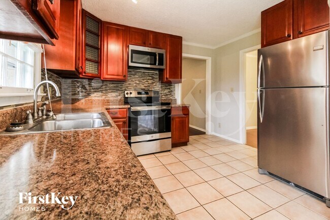 Photo - 2256 Street Deville SW