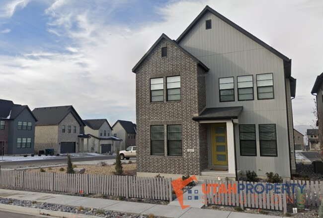 Building Photo - 3069 N 300 W