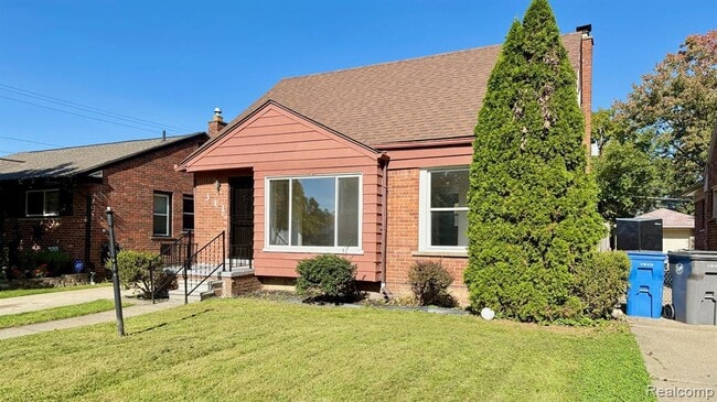 Photo - 311 Amherst St