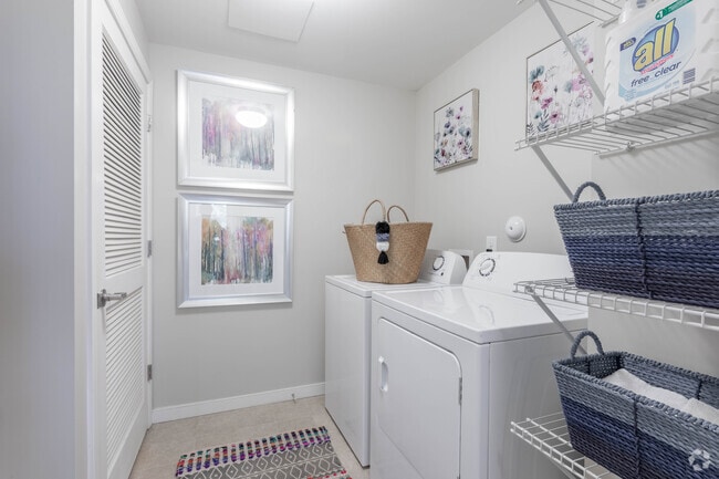 2BR, 2BA -1,208sqft